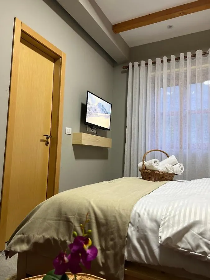**** Vendégház Guesthouse Villa Gurra Theth Albánia
